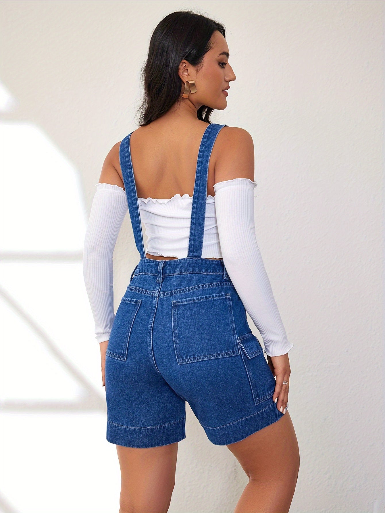 Trendy Women’s Casual Denim Overalls Shorts with Adjustable Straps and Pockets